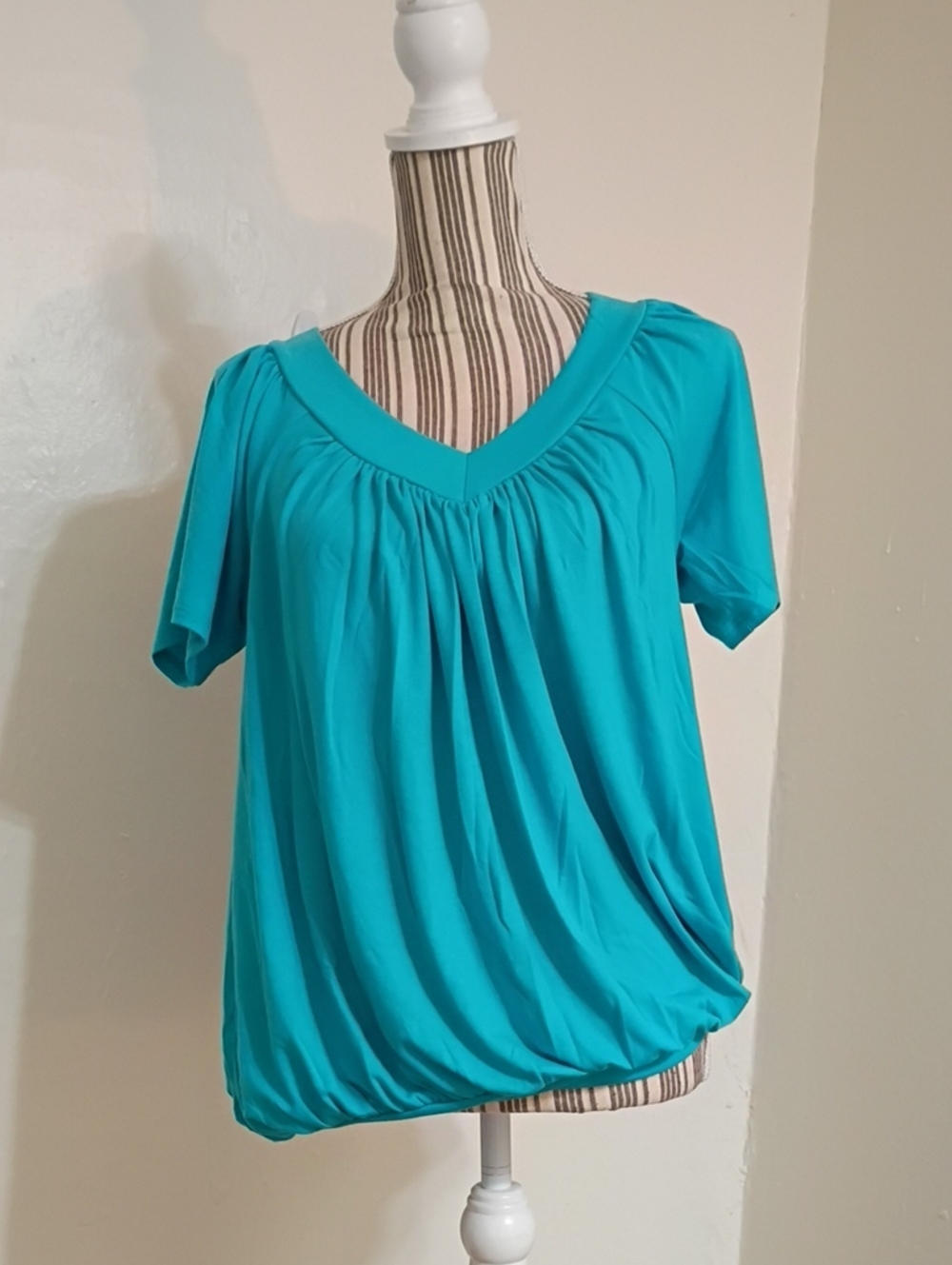 Zenana Blue V-neck Short Sleeve Elastic Waist Top Size M NEW